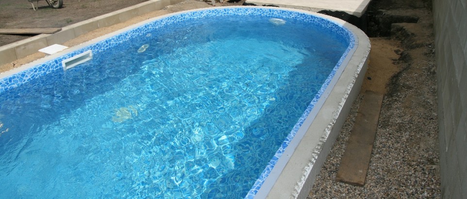 Betonový bazén z prolévaných polystyrénových tvárnic, svařovaná fólie