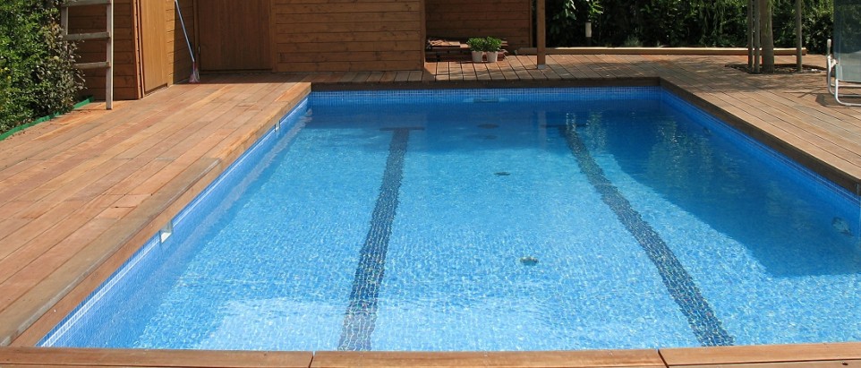 Betonový bazén, skleněná mozaika Ezarri